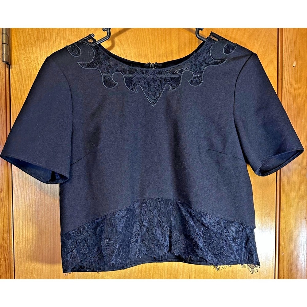 Topshop Black Cropped Short Sleeve Top Lace Trim Cutout Neckline Size 4